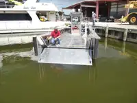 เรือขนส่งสัมภาระขึ้นฝั่งแบบมีถัง สำหรับขาย