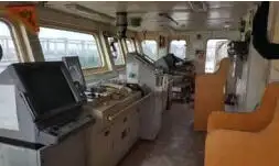 เรือขนส่งสัมภาระขึ้นฝั่งแบบมีถัง สำหรับขาย