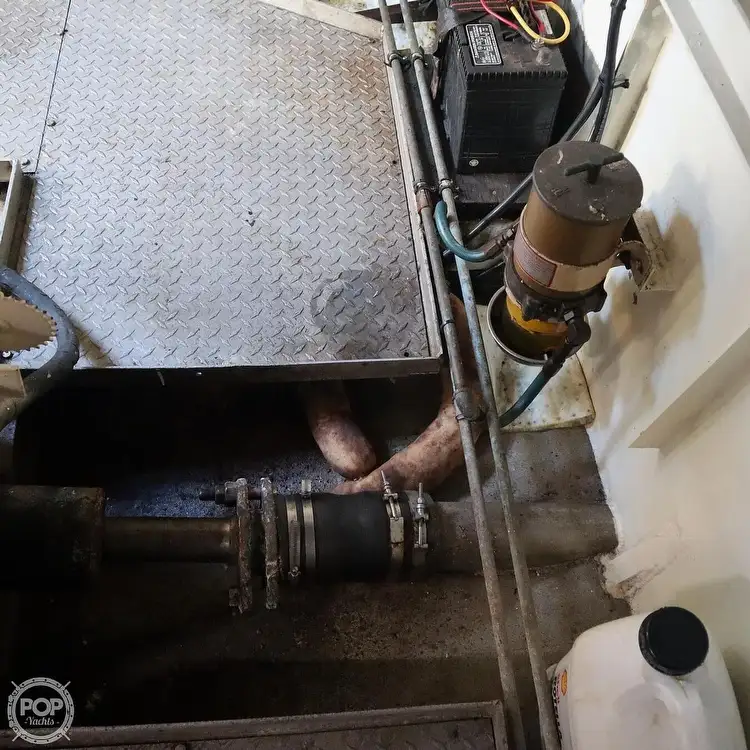 เรือขนส่งสัมภาระขึ้นฝั่งแบบมีถัง สำหรับขาย