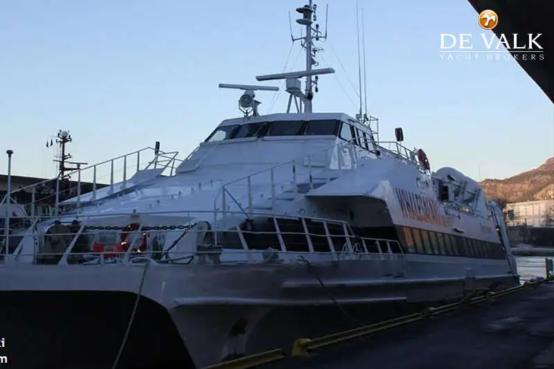 เรือสองลำ (Catamaran) สำหรับขาย