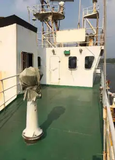 เรือขนส่งสัมภาระขึ้นฝั่งแบบมีถัง สำหรับขาย