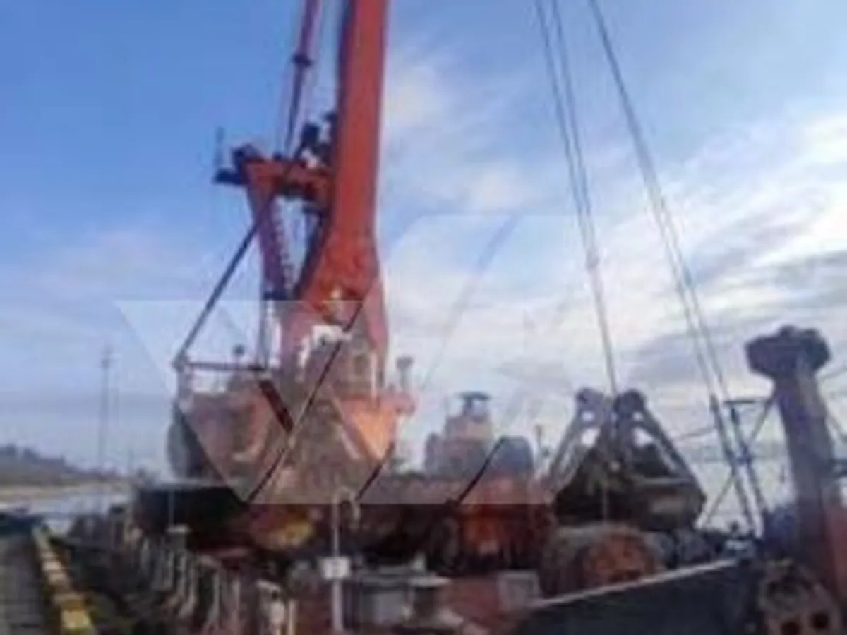 เรือติดตั้งเครน สำหรับขาย