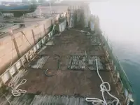 เรือขนส่งสัมภาระขึ้นฝั่งแบบมีถัง สำหรับขาย