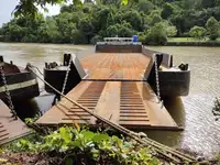 เรือขนส่งสัมภาระขึ้นฝั่งแบบมีถัง สำหรับขาย