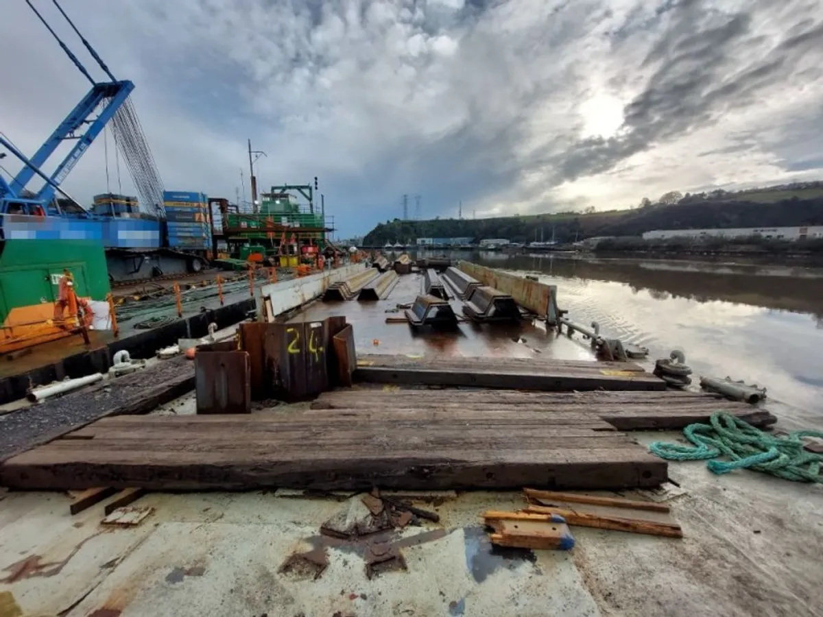 เรือบรรทุกสินค้า (Barge) สำหรับขาย