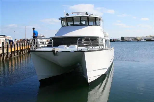 เรือสองลำ (Catamaran) สำหรับขาย