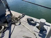 เรือขนส่งสัมภาระขึ้นฝั่งแบบมีถัง สำหรับขาย