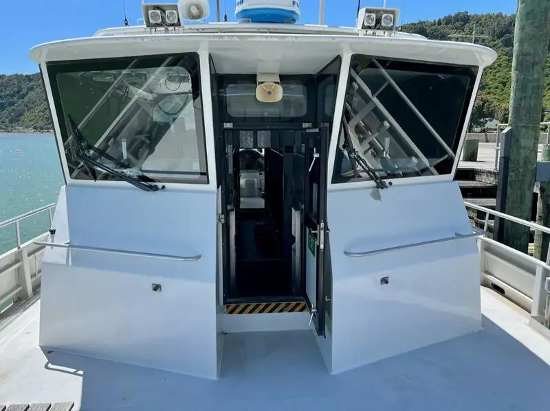 เรือสองลำ (Catamaran) สำหรับขาย