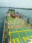 เรือขนส่งสัมภาระขึ้นฝั่งแบบมีถัง สำหรับขาย