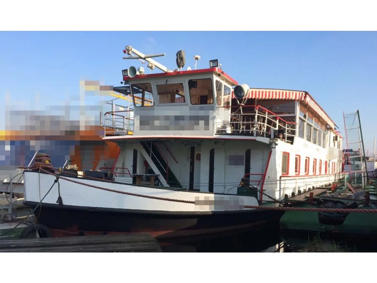 เรือบรรทุกตู้คอนเทนเนอร์ สำหรับขาย