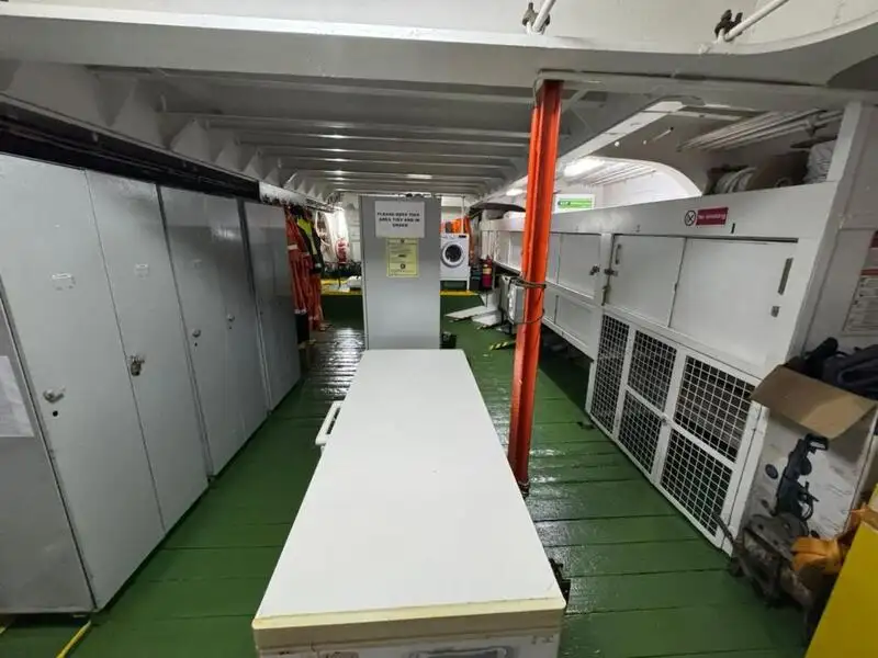 เรือบรรทุกตู้คอนเทนเนอร์ สำหรับขาย