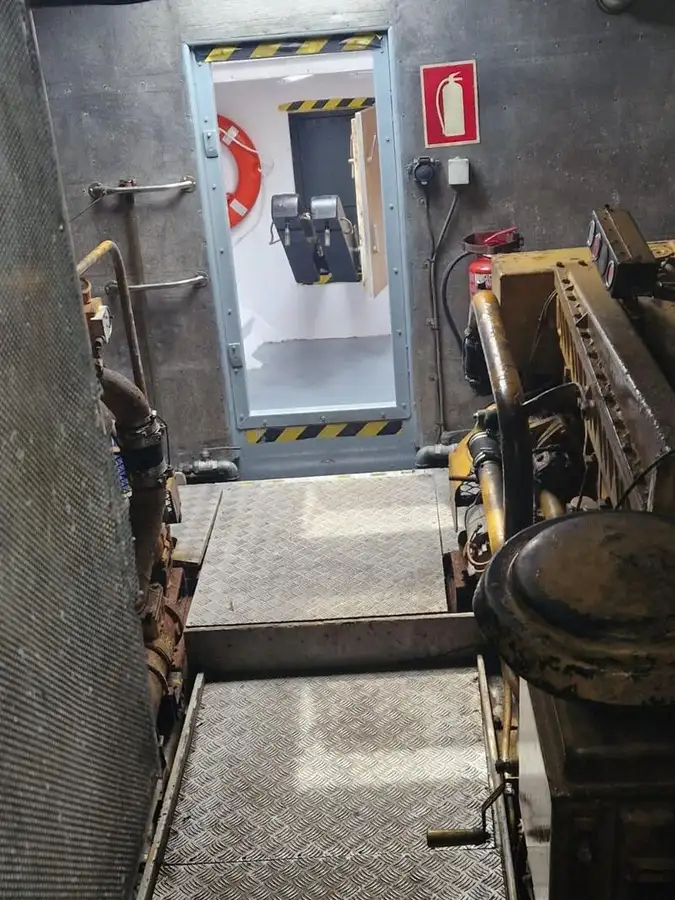 เรือนำร่อง สำหรับขาย