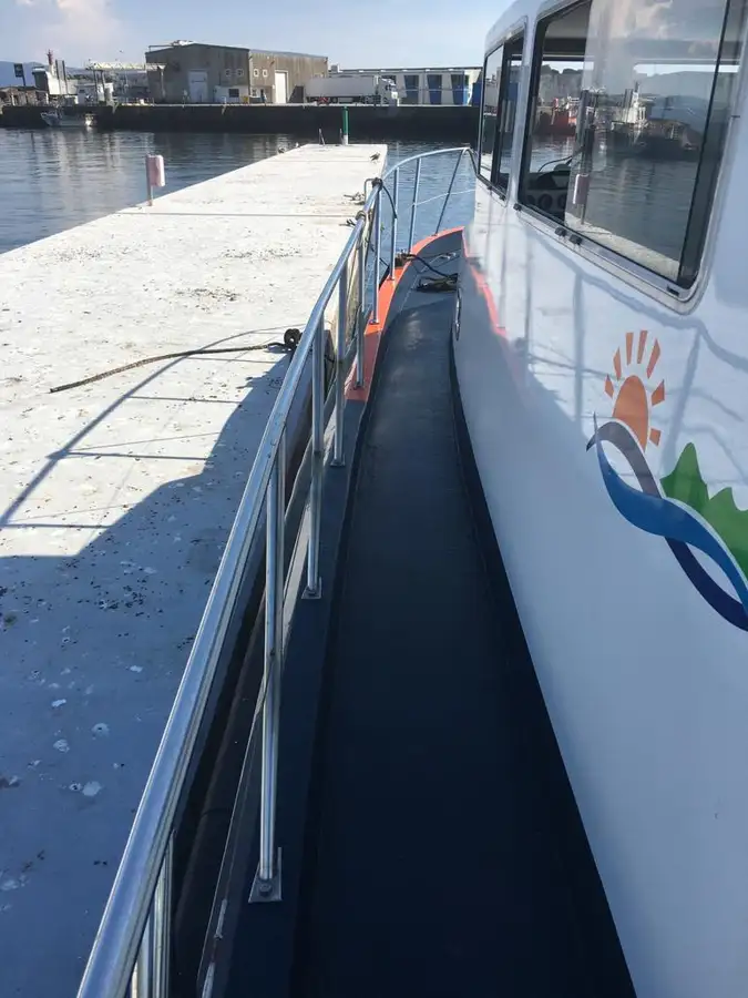 เรือทำงาน สำหรับขาย