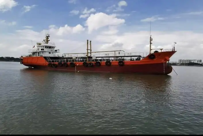 เรือบรรทุกน้ำมัน, เรือบรรทุกสารเคมี สำหรับขาย