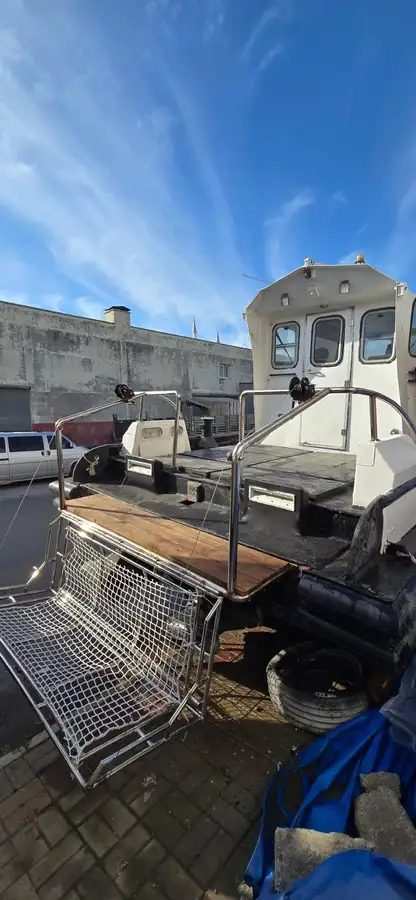 เรือนำร่อง สำหรับขาย